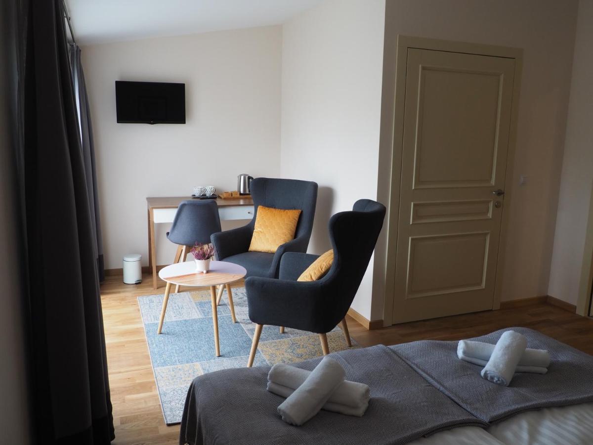 Sveciu Namai Zara Hotel Tytuvenai ภายนอก รูปภาพ